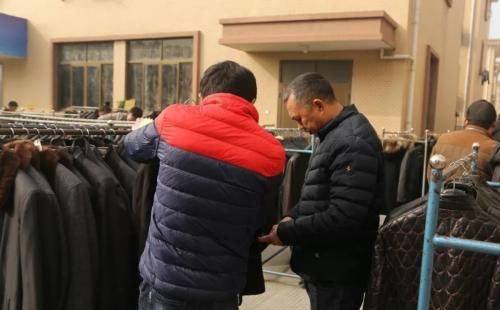  「认准」买羽绒服时，认准吊牌上的此行字，店员不管怎么忽悠都没用！