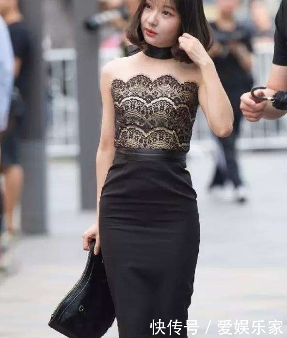  「美女」迷人靓丽的美女街拍：简约不简单的美女，吸引无数目光