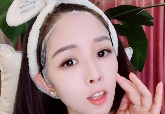  「错误的补水」3种不正确的保湿方法，女人尽可能绕开，特别是第二种，将会让肌肤老得快