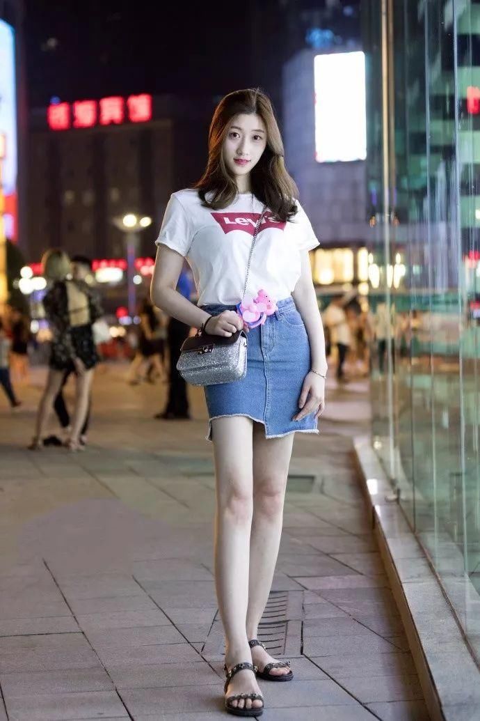 街拍美女:美不美看腿,大长腿美腿的性感美女