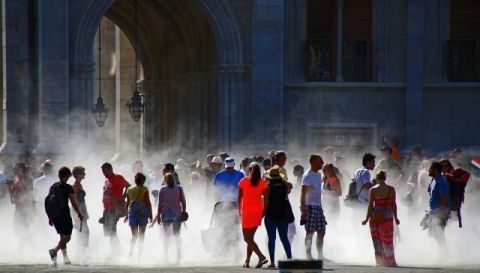  [欧洲]高温持续肆虐欧洲，中国制造意外成救命稻草，法国人更是