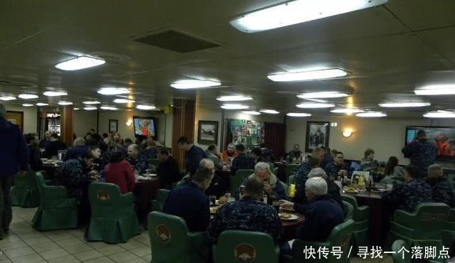 成毒@美航母成毒船,船员接二连三病倒,8人确诊新冠,越南或成背锅侠