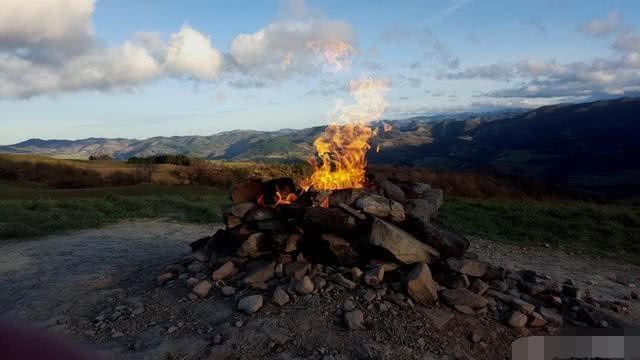 世界“最没面子”的火山，持续喷发100年，最终却沦为烧烤圣地