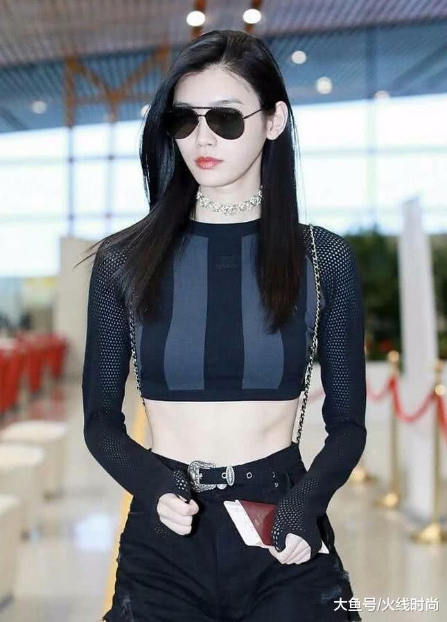 奚梦瑶把“渔网”当做衣服穿了 网友: 这样的穿搭还真是第一次见