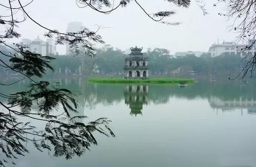 被称为亚洲最“破旧”的首都，却是独具魅力的浪漫之城