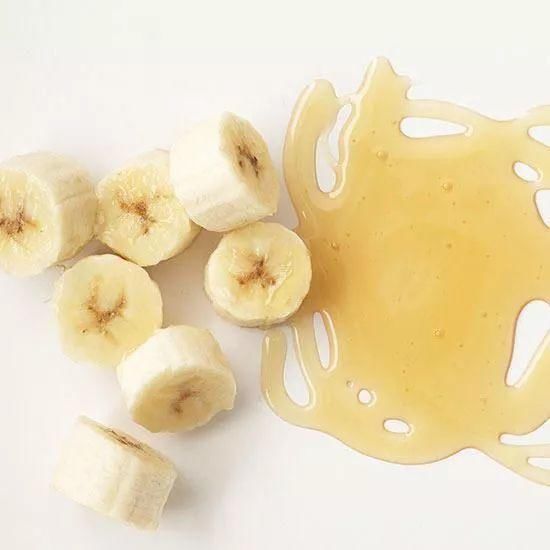 洗头时放2粒这个，头发乌黑不出油，再也不用去洗发店!