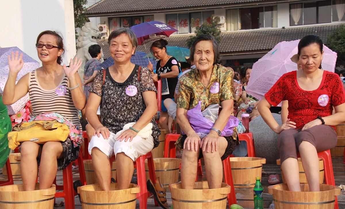 【疼痛】脚趾甲总往肉里钻,一碰还疼?教你小妙招,缓解疼痛,告别嵌甲