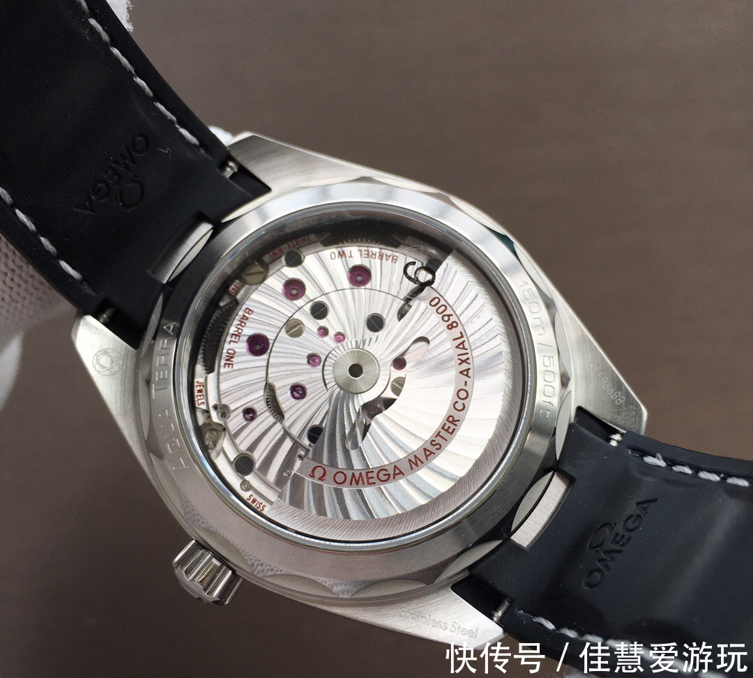 【柚木】鬼斧神工到底有多厉害?欧米茄海马150柚木系列‘墨绿色’新款