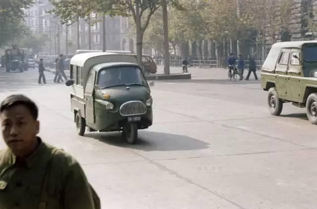 38年前美国夫妻拍下1600张游客照,让全世界看到没有PS过的中国有