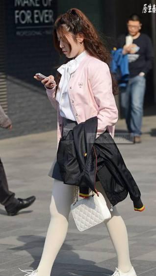 夏天女人穿"丝袜",有这3大"好处"!很多人不懂,还总嫌弃它