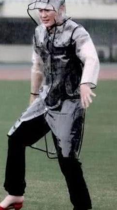 男星穿上高跟鞋，鹿晗毫无违和感，而他成了永远也看不到的痛