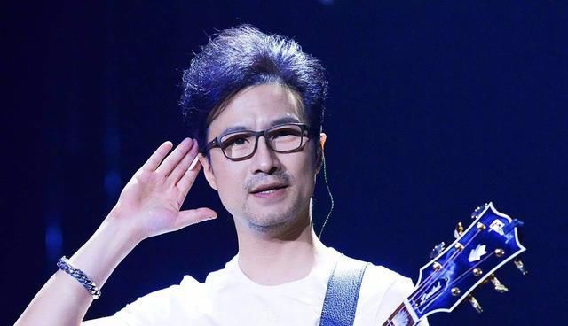  『国际章』汪峰开600万的古斯特，再看看章子怡的座驾，网友：差距一目了然