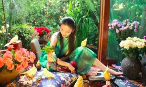 杨丽萍3500万宫殿开放，最低消费100元一小时，美轮美奂虽贵也值