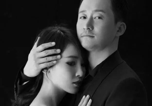 网曝知名男演员深圳租车遭盘查，妻子是知名主持人，吴京躺枪