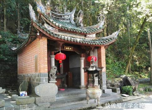  「蓬莱仙境」到坐落在蓬莱仙境的清水岩寺，朝拜清水祖师爷游览仙山风景。
