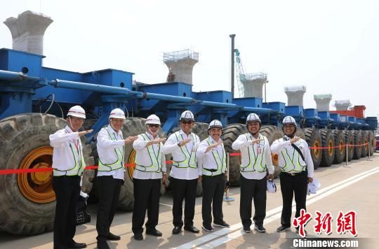  [架设]中企承建印尼雅万高铁首榀箱梁架设完成