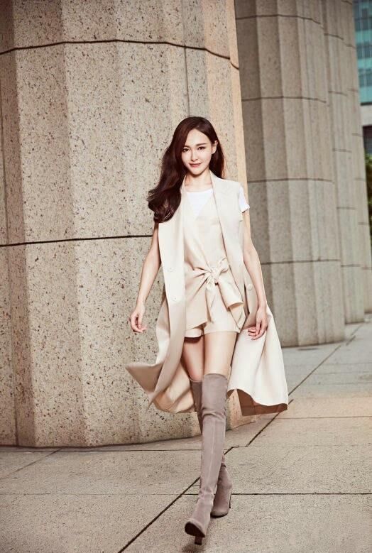 这样的裙子都能驾驭，唐嫣的大长腿果然名不虚传