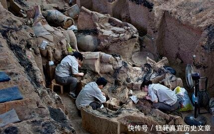  收缴|农民修路时捡到只铜鼎，拿回去装酒，专家收缴后该进故宫的