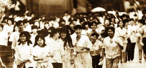 中国第一代“打工妹” 平均年龄23岁, 工资比大学生还高