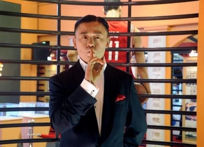 周立波又一次发录音证据，持枪涉毒事件澄清，胡洁很无辜