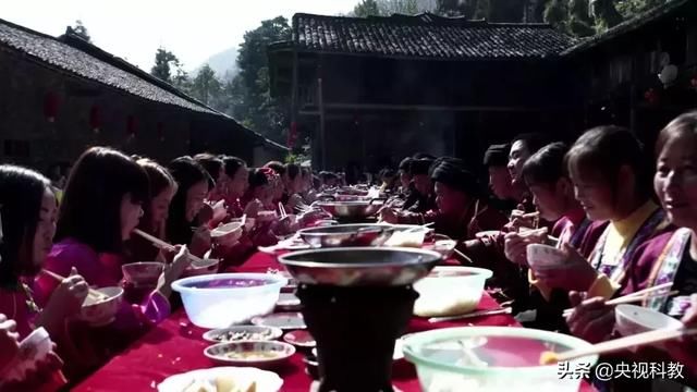 中国影像方志|恩施:大峡谷清江画廊美不胜收 土家族百米长宴歌声