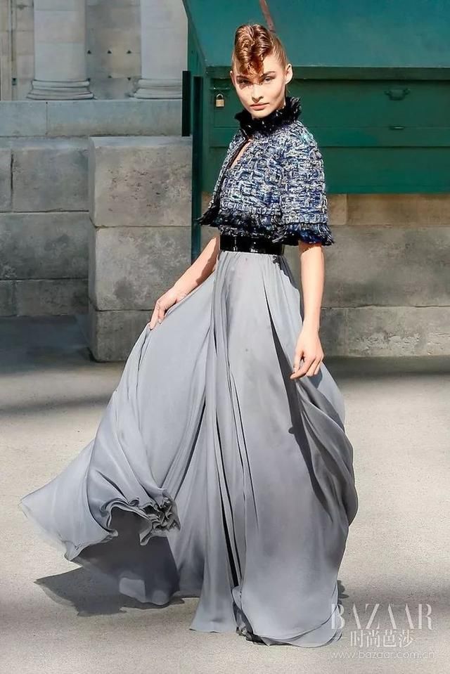 塞纳河倒映的Chanel高定，流淌的是左岸的旧时光