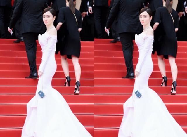 秦岚太拼了,裙子绷到完全“迈不开”腿,网友:显身材呗l