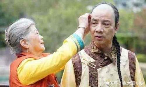 「辫子」多尔衮十世孙如今还留着辫子头,想住回紫禁城,曾在车站大闹要票