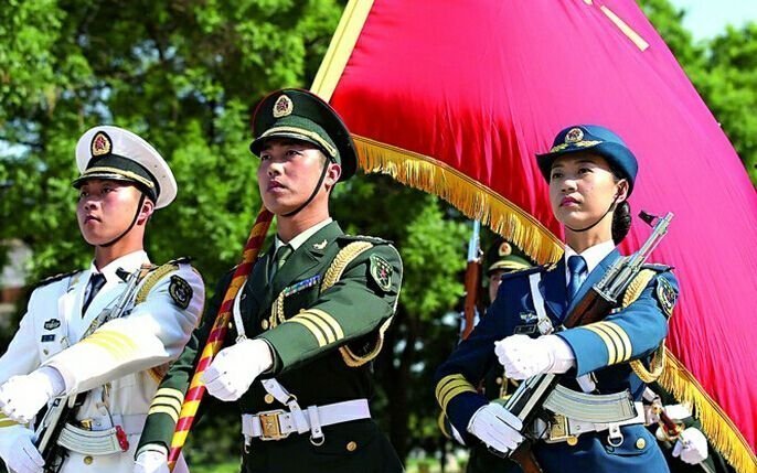 中国最美女兵，首次亮相时惊艳了全世界！