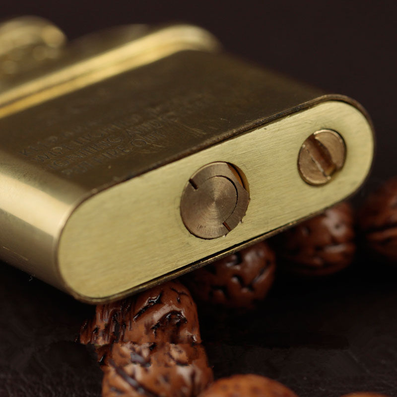 老公说:少抽两盒中华烟，也要买下这黄铜小物，看上去帅的不得了