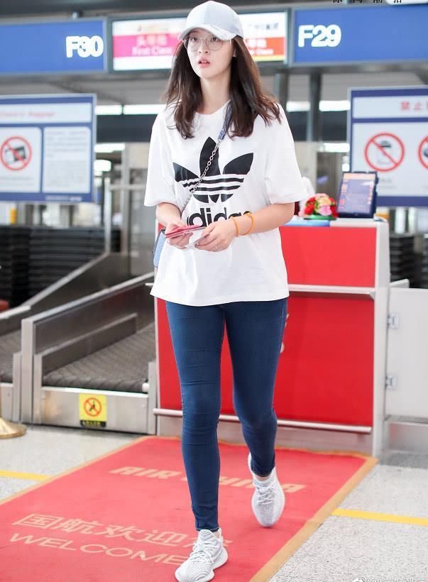 惠若琪穿健身裤秀长腿，却不小心暴露缺陷!网友:好强壮的腿!