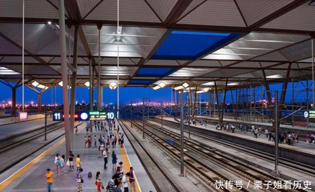 一列高铁就要上千亿, 要跑多久才能回本 答案说出来让人意外!