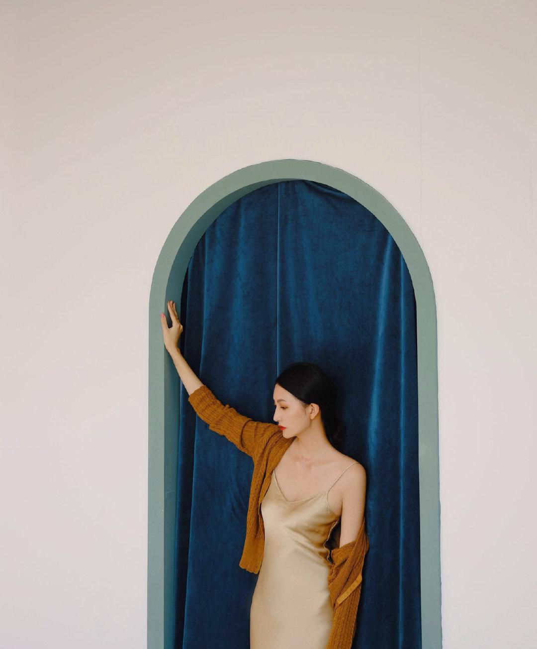  [博主]春季上班怎么穿?学这几位时尚博主的“高级穿法”,显气质又好看