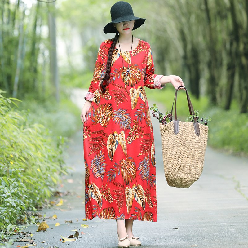 别傻傻穿打底裤了!今秋流行棉麻裙+平鞋，适合45-60岁女人