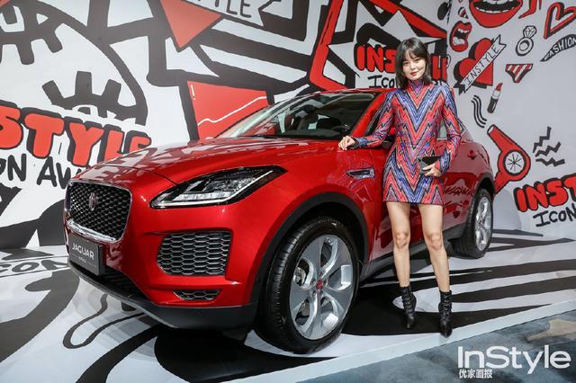 偶像盛典无修图曝光，纯妃最美，戚薇却被“麒麟腿”抢镜！