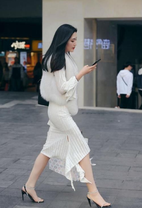  #不失#这些裙子靓丽不失女人味，穿自己的时尚，走属于自己的靓丽女神范