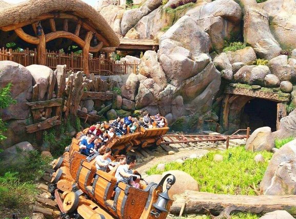 迪士尼“霸王条款”遭抵制后，终于修改规定！驴友：早该这样