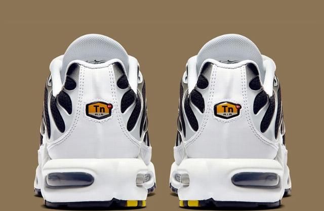 『发售』超抢眼熊猫装扮!Air Max Plus 全新配色即将发售!