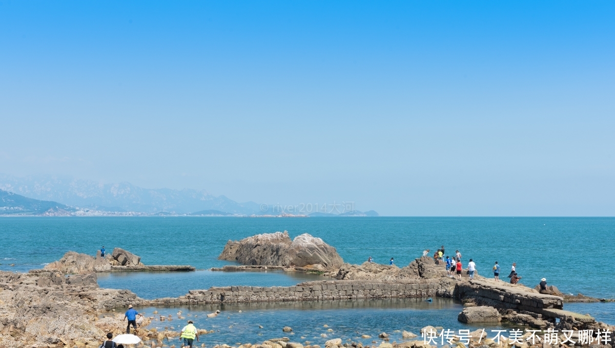 青岛一座荒凉的小岛，突然火爆成了网红打卡地