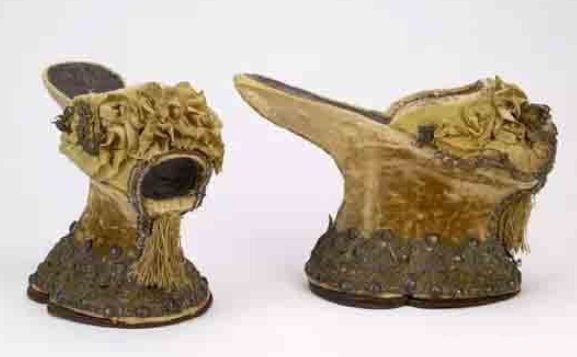 直击史上最怪异的十双鞋子，日本高跟木屐第十，中国金莲鞋夺冠