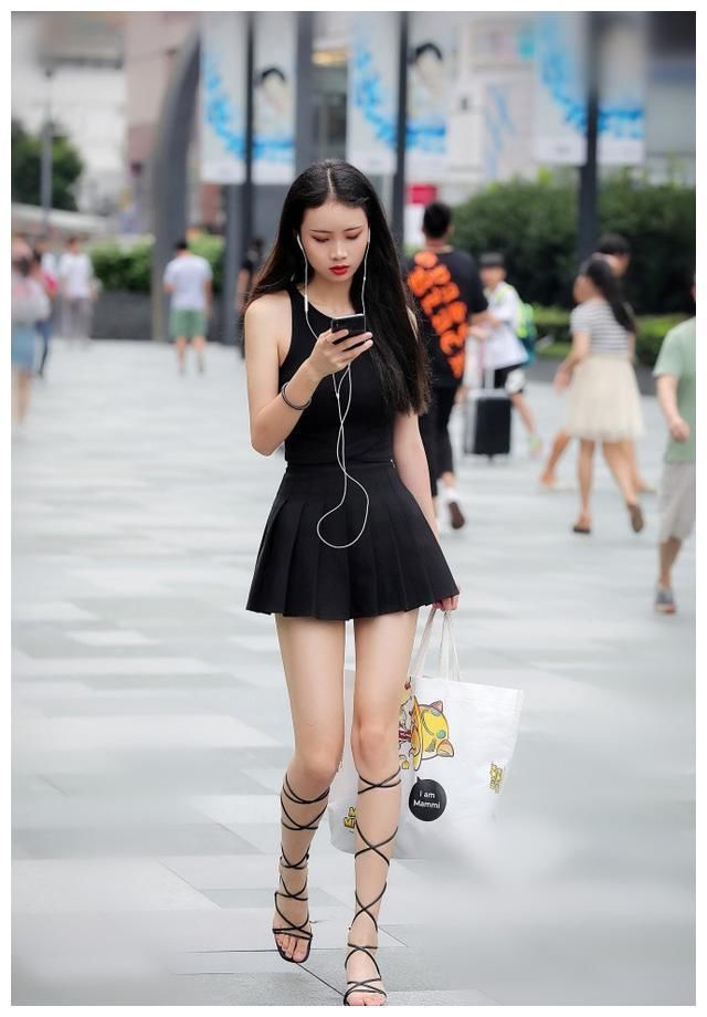 街拍：图1复古时尚，图2性感撩人，图3优雅大方！
