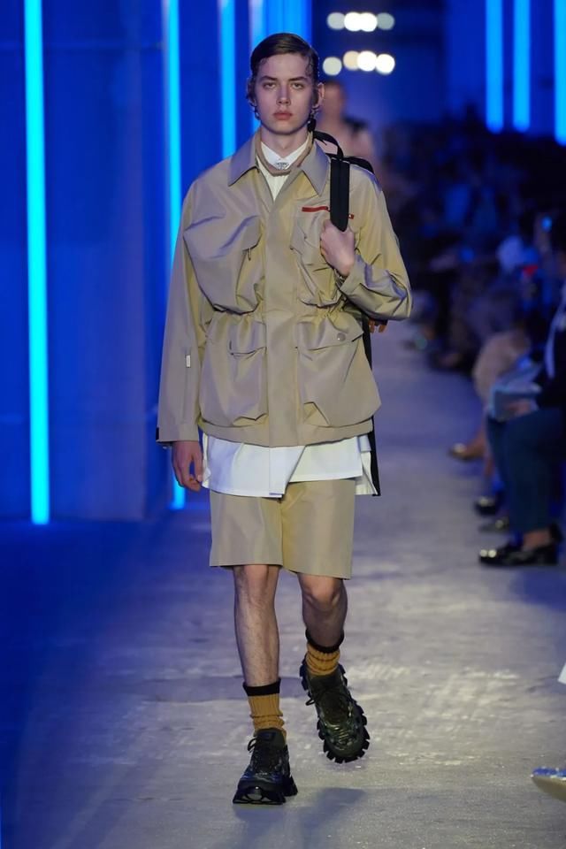  「长衣短裤」在穿衣搭配这事上，男人到底能不能「长衣+短裤」？