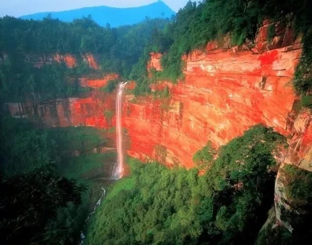 今年夏天，贵州突如其来地火了!