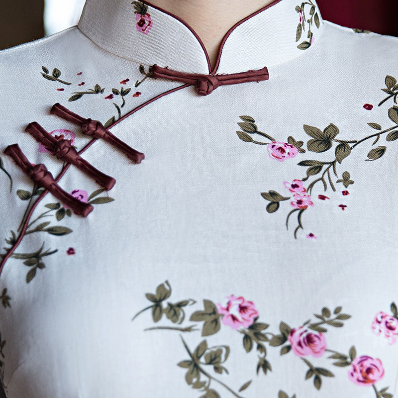 妈妈穿的棉麻衫真是太舒服了，透气又清凉，关键是还很便宜