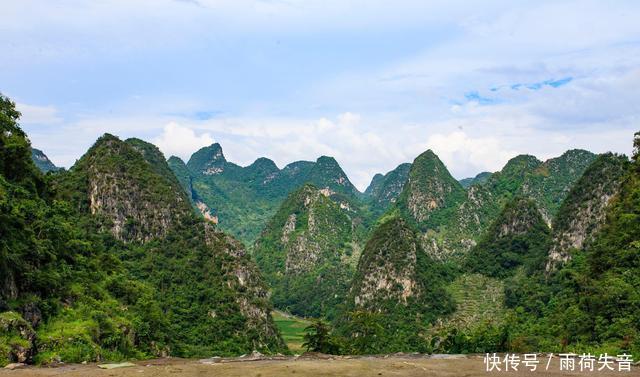  布依族：地球腰带上的绿宝石，贵州的九寨沟，你一定能猜到是这是哪里！