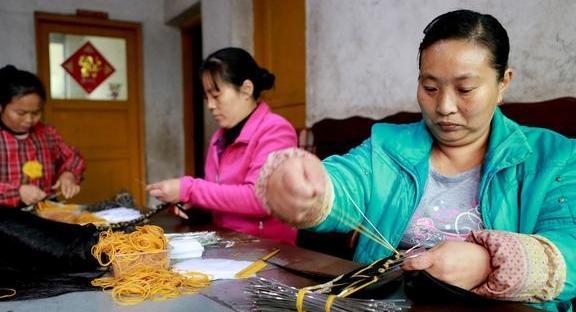 个人交的社保怎样转为城镇职工社保？