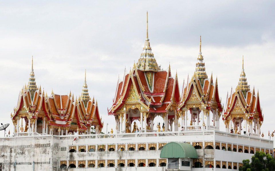 这条河全长1352千米，是泰国最长的河流，但河水并不清澈