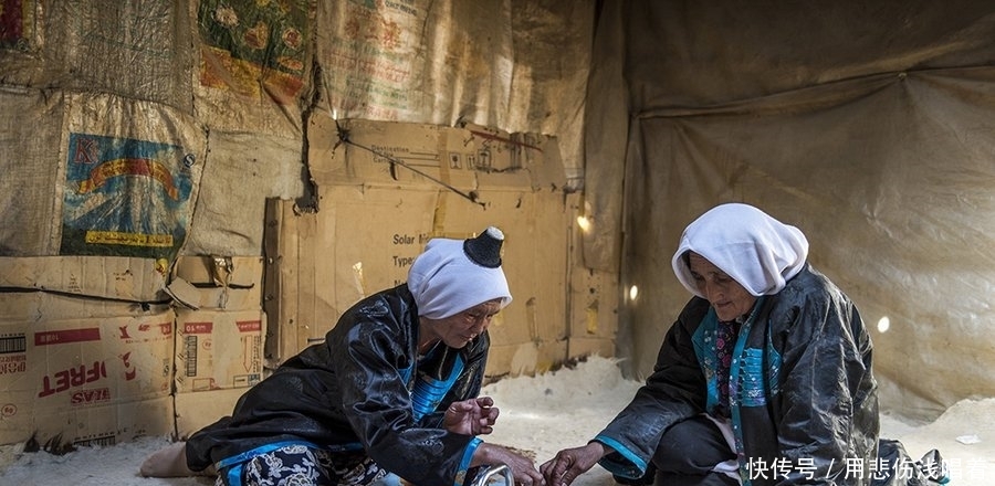  「绿洲就」我国范围最大的村庄，面积相当于70个澳门，开车出村