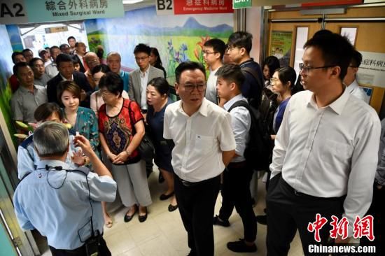 香港机场受伤记者出院