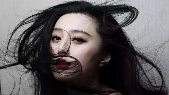 港媒传范冰冰被封杀三年,范丞丞姐弟禁止出境